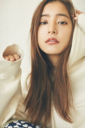新木優子オフィシャルカレンダー2018.4-2019.3 | SDP